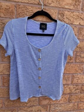 💫4/$25 • W5 Blue Striped Button-Front Scoop Neck Top